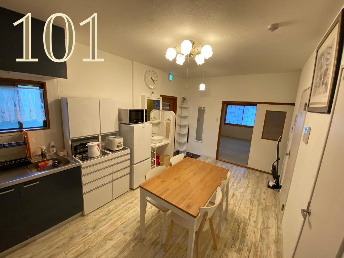Guest House Apple โอซาก้า ภายนอก รูปภาพ